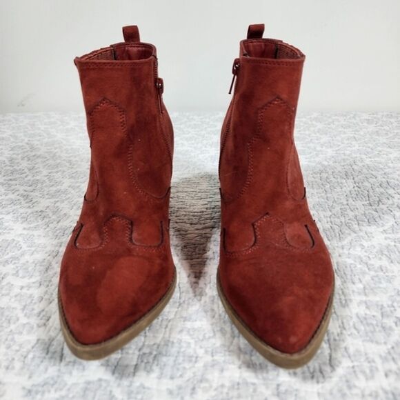 KAARI Blue Charlie Western Style Faux Suede Rust Color Booties Size 6M - Picture 2 of 7